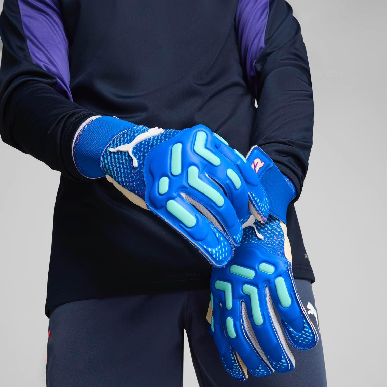 PUMA FUTURE Pro Hybrid Goalie Gloves Puma