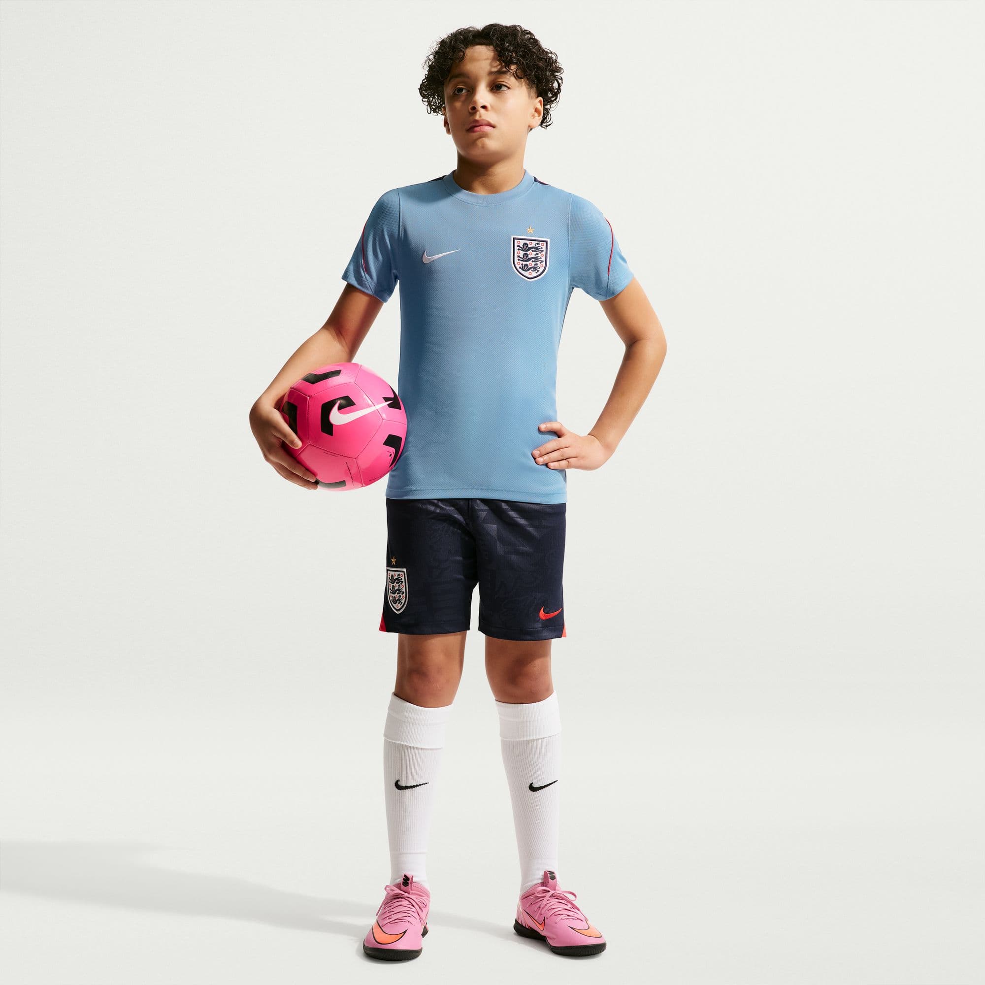 England Strike Training Top Youth full-body view