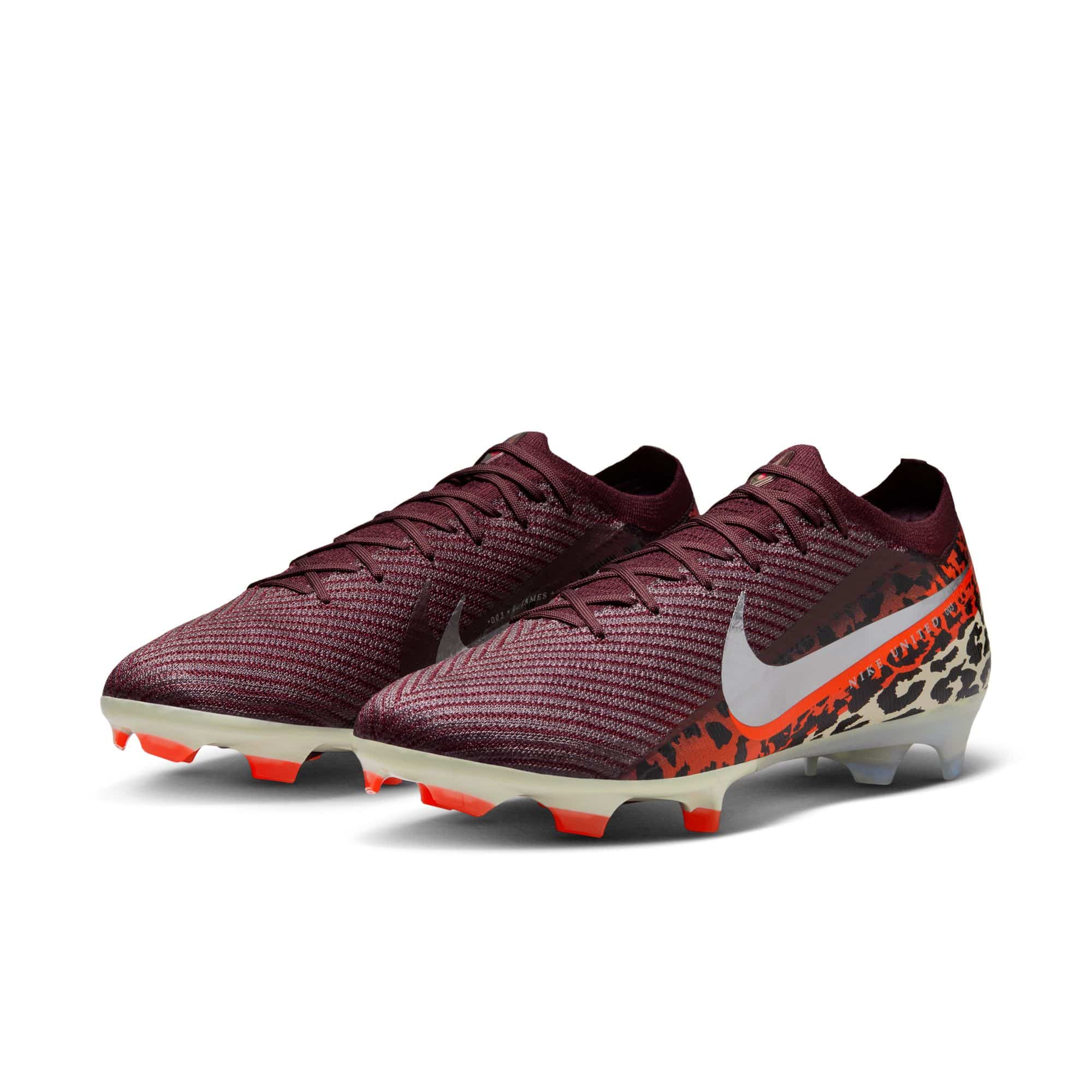 Nike United Vapor 16 Elite FG soccer cleat pair view