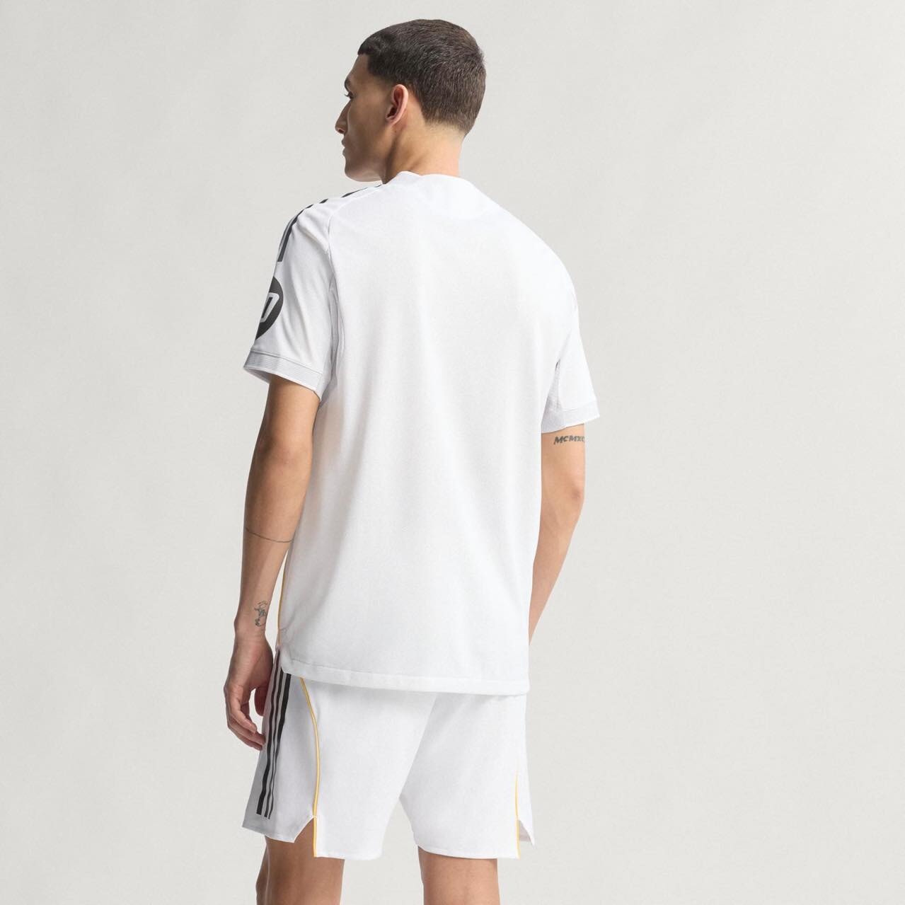 Real Madrid 25/26 Home Authentic Jersey Official Jerseys adidas