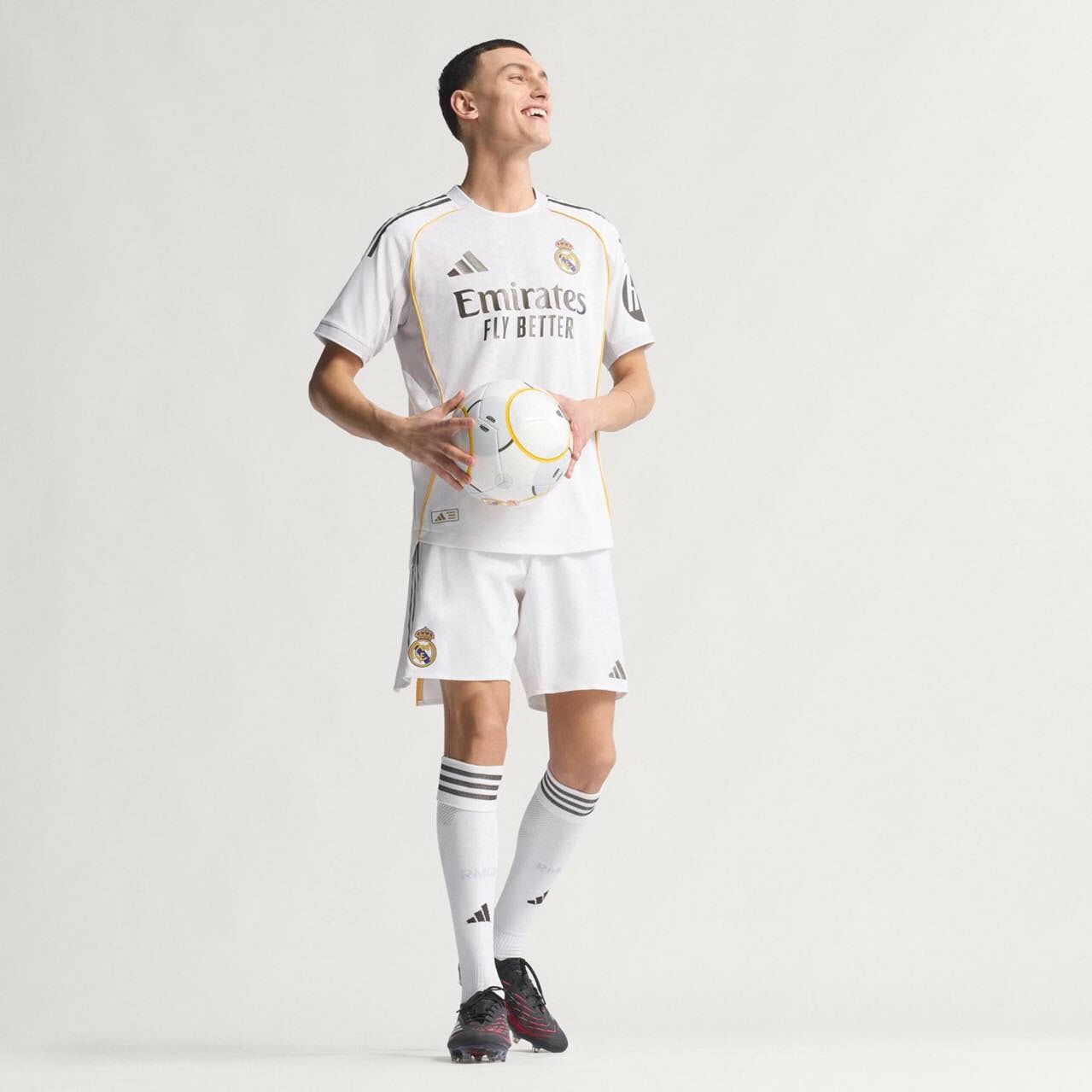 Real Madrid 25/26 Home Authentic Jersey Official Jerseys adidas