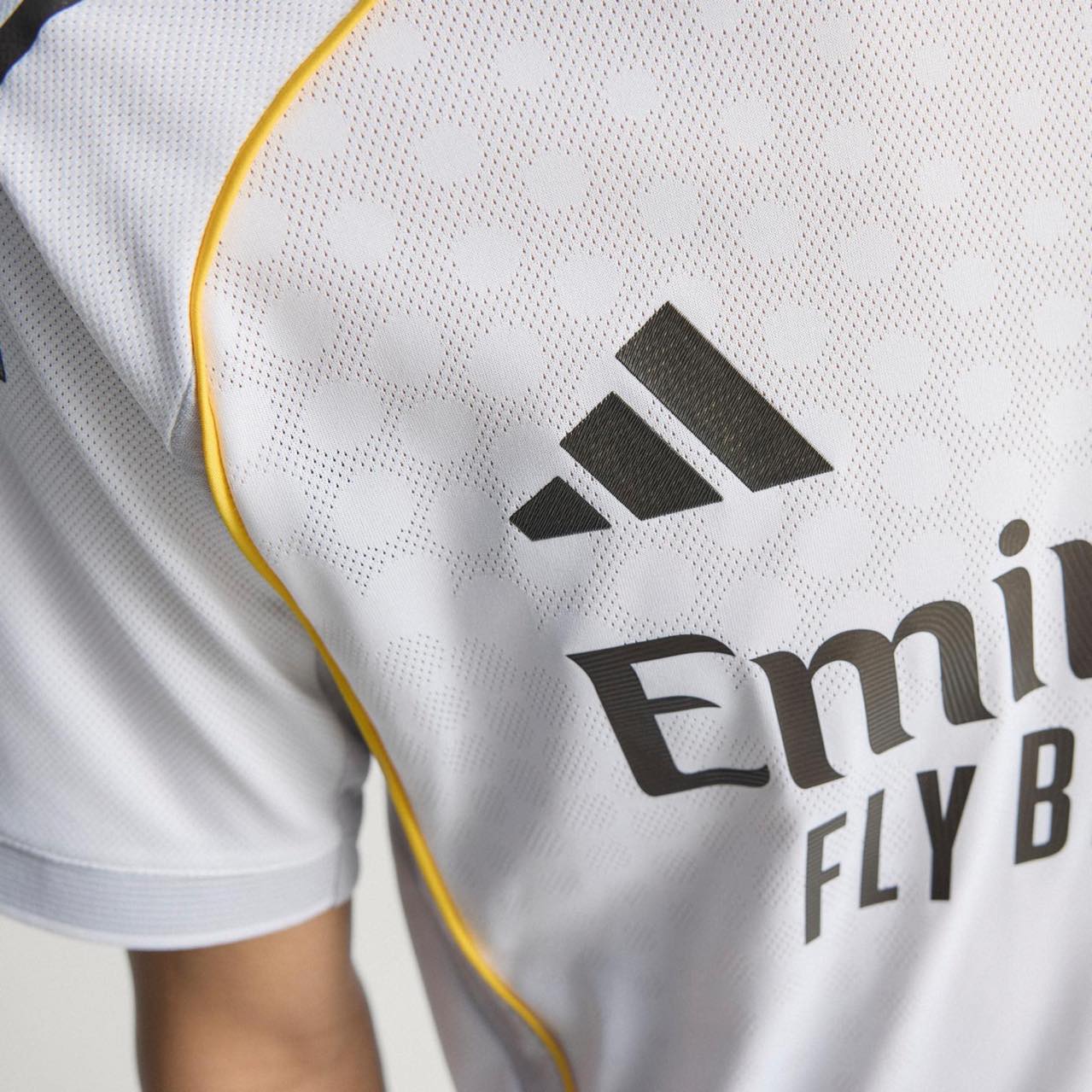 Real Madrid 25/26 Home Authentic Jersey Official Jerseys adidas