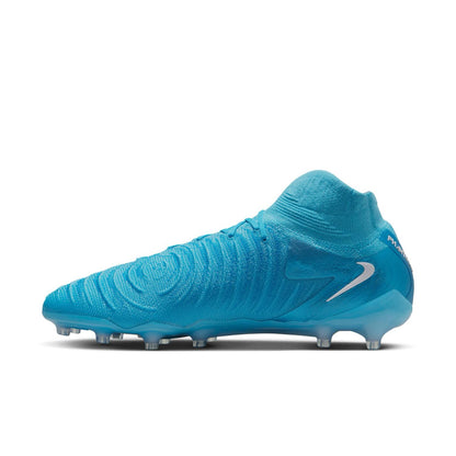 Nike Phantom Luna 2 Elite AG for elite performance on artificial grass