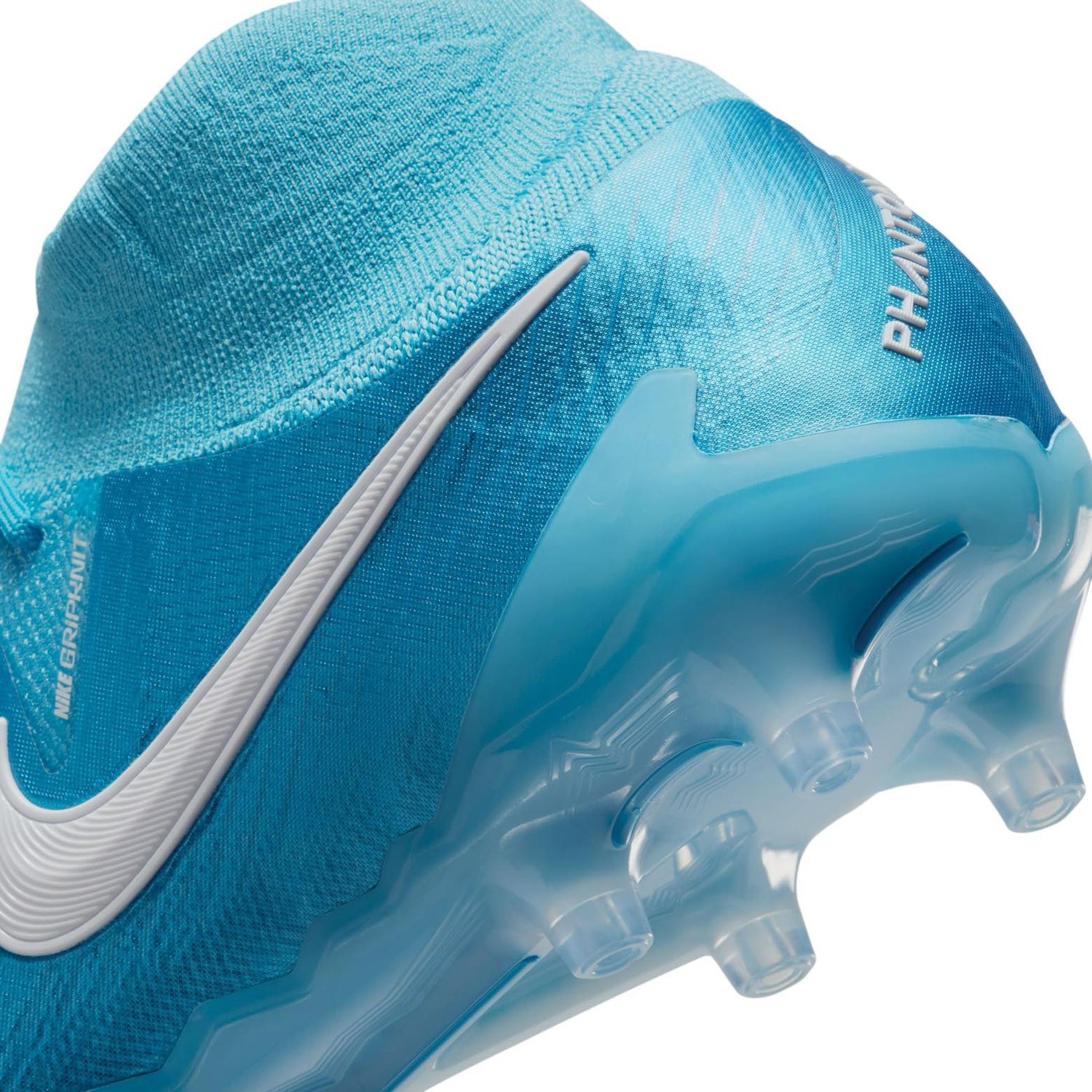 Nike Phantom Luna 2 Elite AG for elite performance on artificial grass