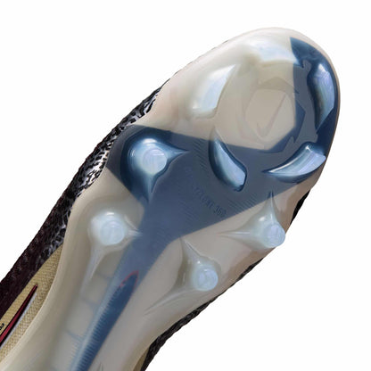 Nike United Phantom 6 High Elite FG stud pattern detail
