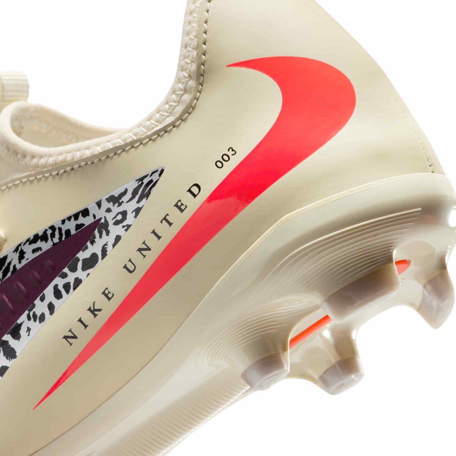 Nike United Phantom 6 Low Academy MG Jr. Multi Ground (MG) Nike 